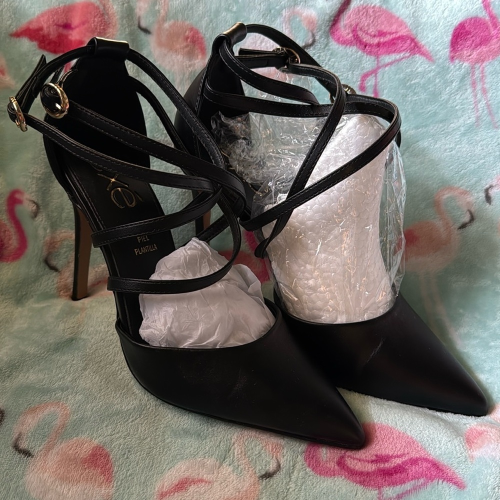 Exe -Jessica - black heels